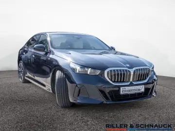 BMW 530e M-Sport NAVI AHK ACC HUD SITZBELÜFTUNG 360