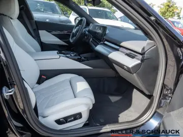 BMW 530e M-Sport NAVI AHK ACC HUD SITZBELÜFTUNG 360