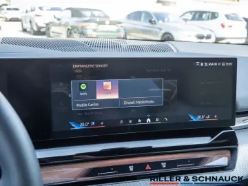 BMW 530e M-Sport NAVI AHK ACC HUD SITZBELÜFTUNG 360