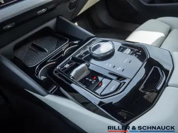 BMW 530e M-Sport NAVI AHK ACC HUD SITZBELÜFTUNG 360