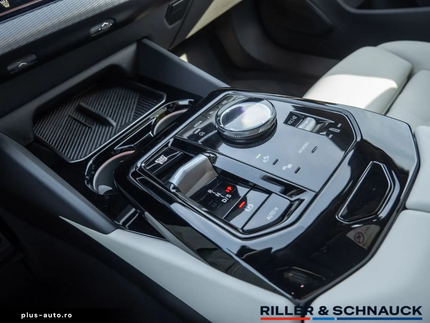 BMW 530e M-Sport NAVI AHK ACC HUD SITZBELÜFTUNG 360