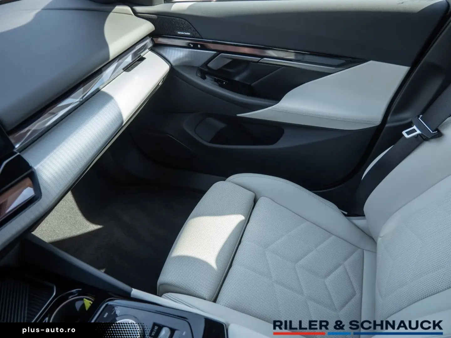 BMW 530e M-Sport NAVI AHK ACC HUD SITZBELÜFTUNG 360