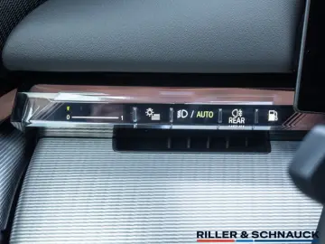 BMW 530e M-Sport NAVI AHK ACC HUD SITZBELÜFTUNG 360