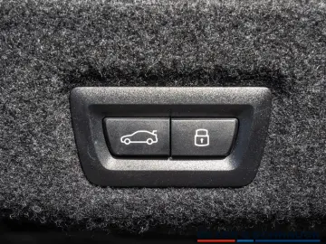 BMW 530e M-Sport NAVI AHK ACC HUD SITZBELÜFTUNG 360