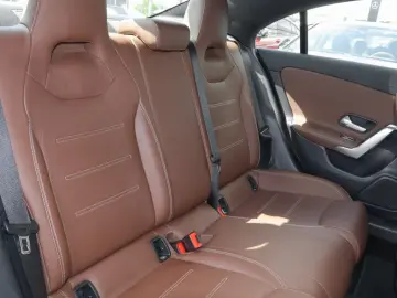MERCEDES-BENZ CLA 250e AMG-Sport Pano Ambi Memo Cam LED