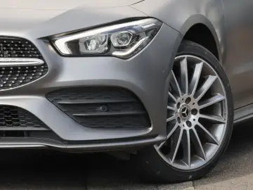 MERCEDES-BENZ CLA 250e AMG-Sport Pano Ambi Memo Cam LED