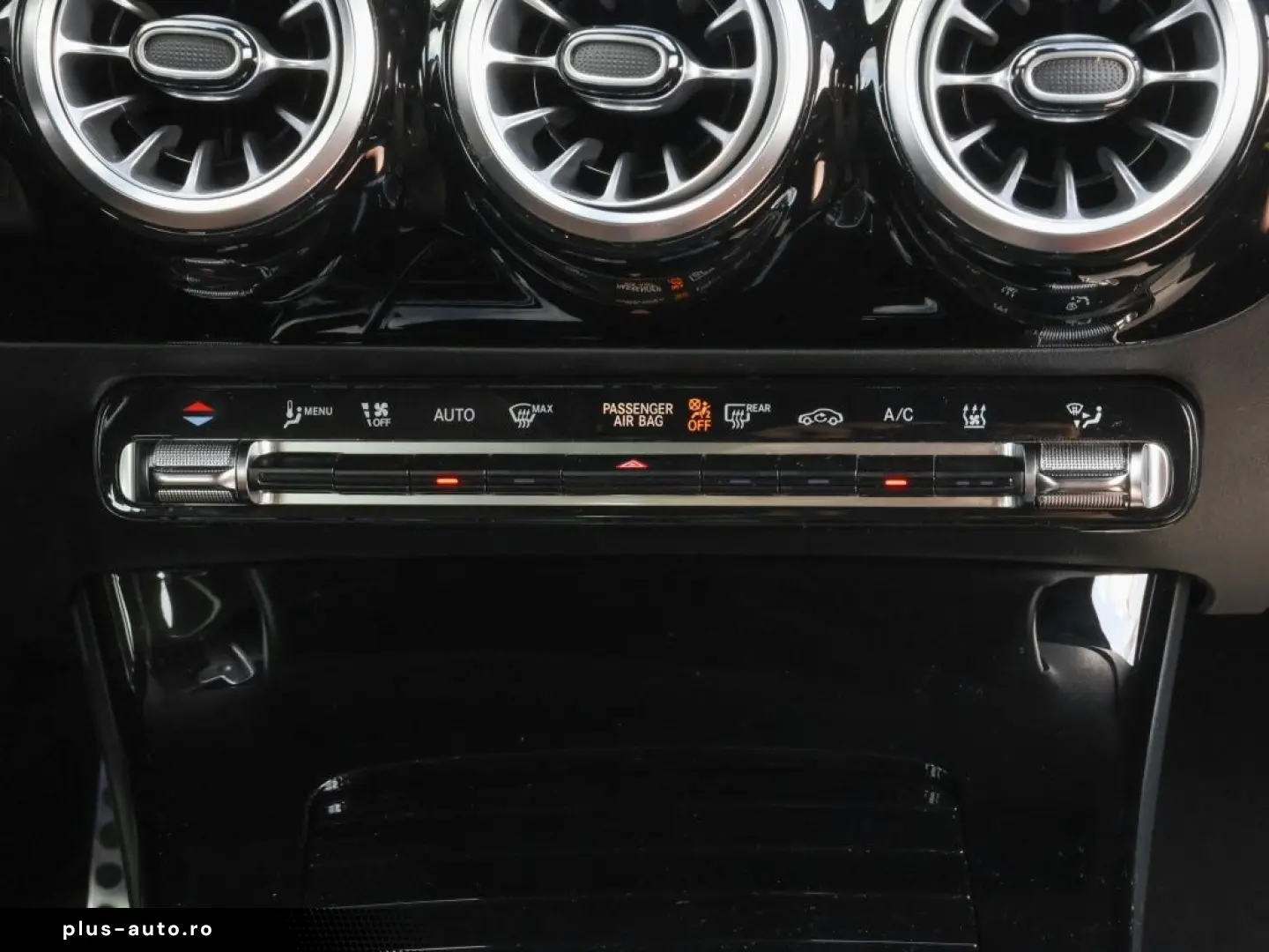 MERCEDES-BENZ CLA 250e AMG-Sport Pano Ambi Memo Cam LED