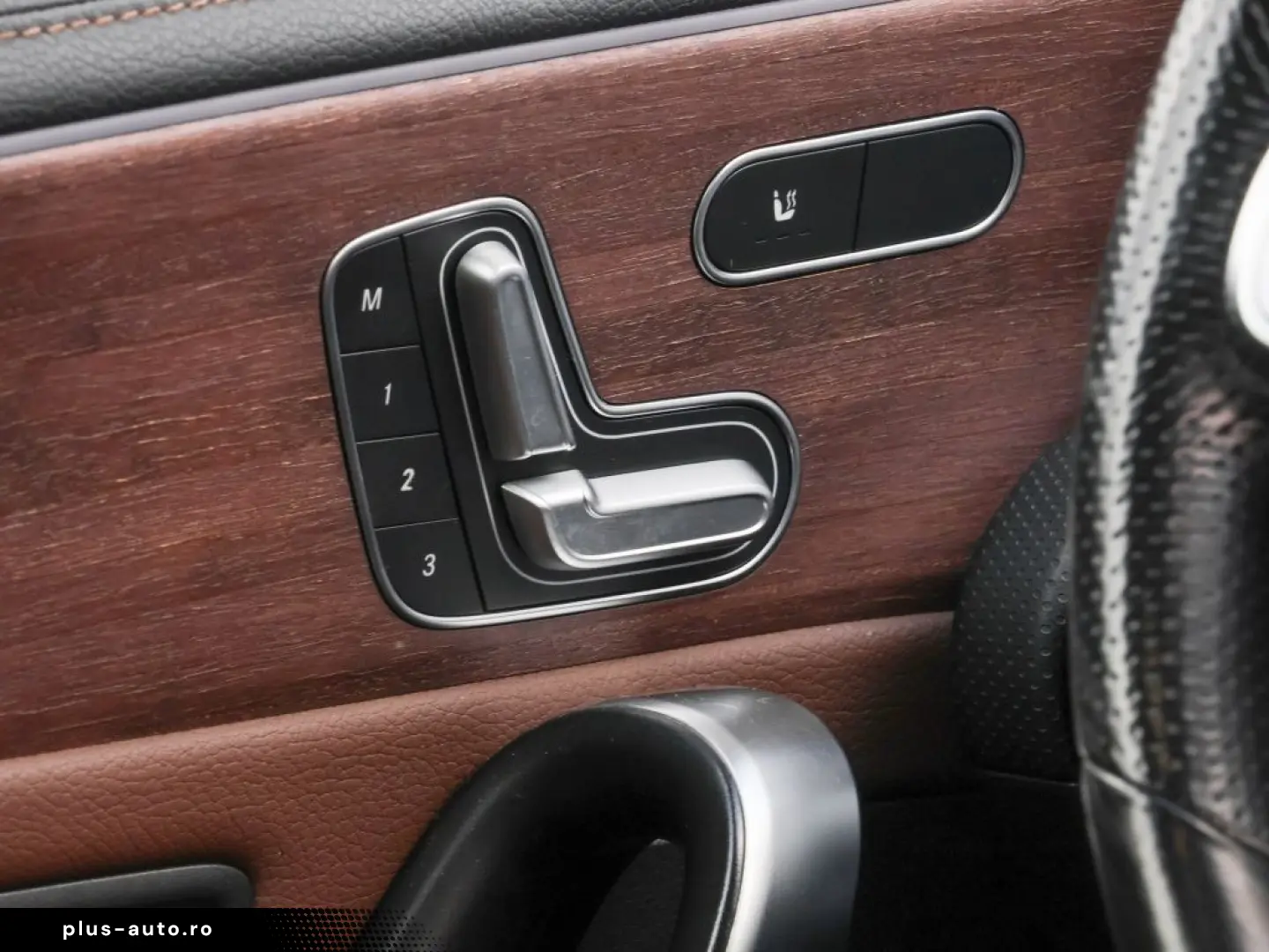 MERCEDES-BENZ CLA 250e AMG-Sport Pano Ambi Memo Cam LED