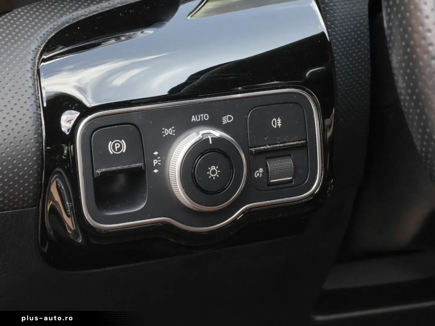 MERCEDES-BENZ CLA 250e AMG-Sport Pano Ambi Memo Cam LED