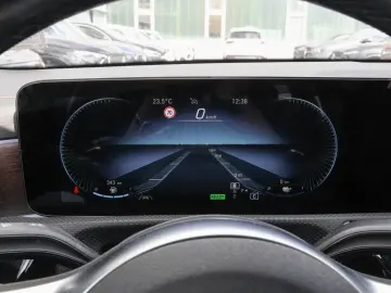 MERCEDES-BENZ CLA 250e AMG-Sport Pano Ambi Memo Cam LED