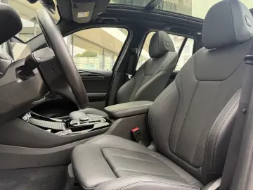 BMW iX3 M Sport DA Prof PA AdapLED Shz Pano 19  LMR