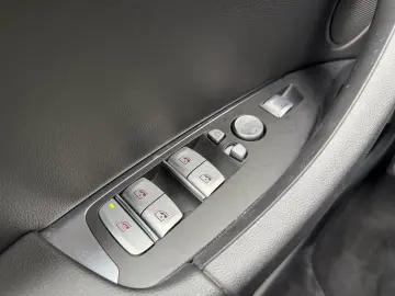 BMW iX3 M Sport DA Prof PA AdapLED Shz Pano 19  LMR