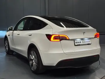 TESLA Model Y RWD  Wärmepumpe