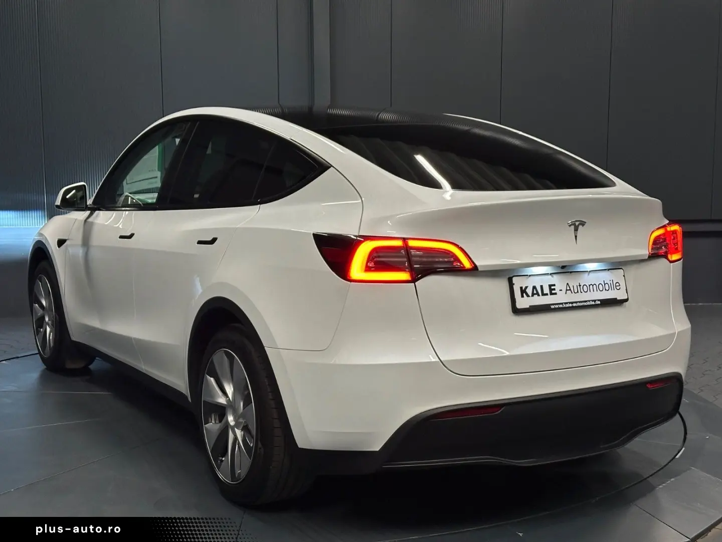 TESLA Model Y RWD  Wärmepumpe