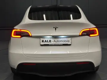 TESLA Model Y RWD  Wärmepumpe