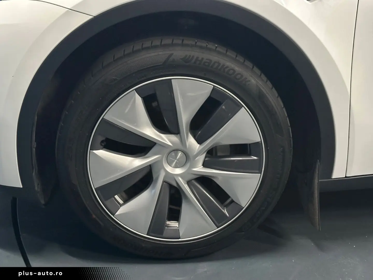 TESLA Model Y RWD  Wärmepumpe