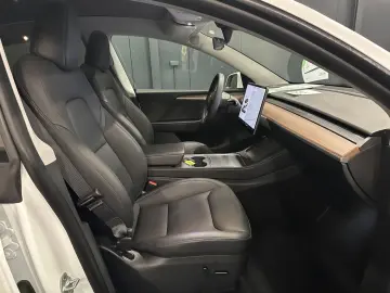 TESLA Model Y RWD  Wärmepumpe