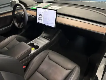 TESLA Model Y RWD  Wärmepumpe