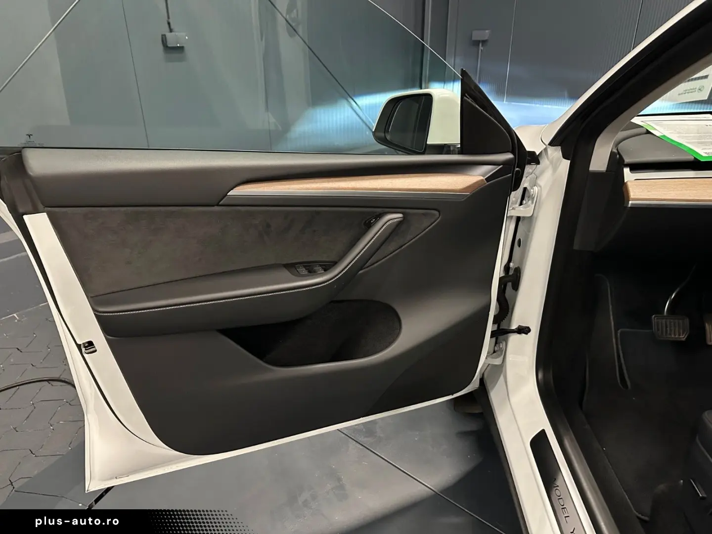 TESLA Model Y RWD  Wärmepumpe