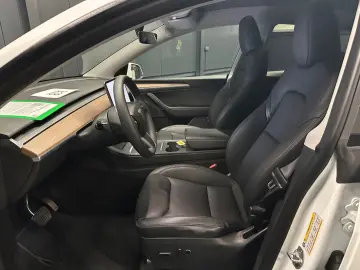 TESLA Model Y RWD  Wärmepumpe