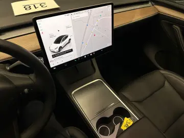 TESLA Model Y RWD  Wärmepumpe