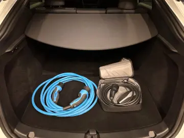 TESLA Model Y RWD  Wärmepumpe