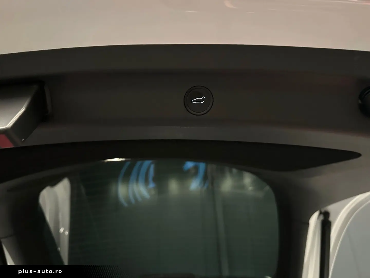 TESLA Model Y RWD  Wärmepumpe