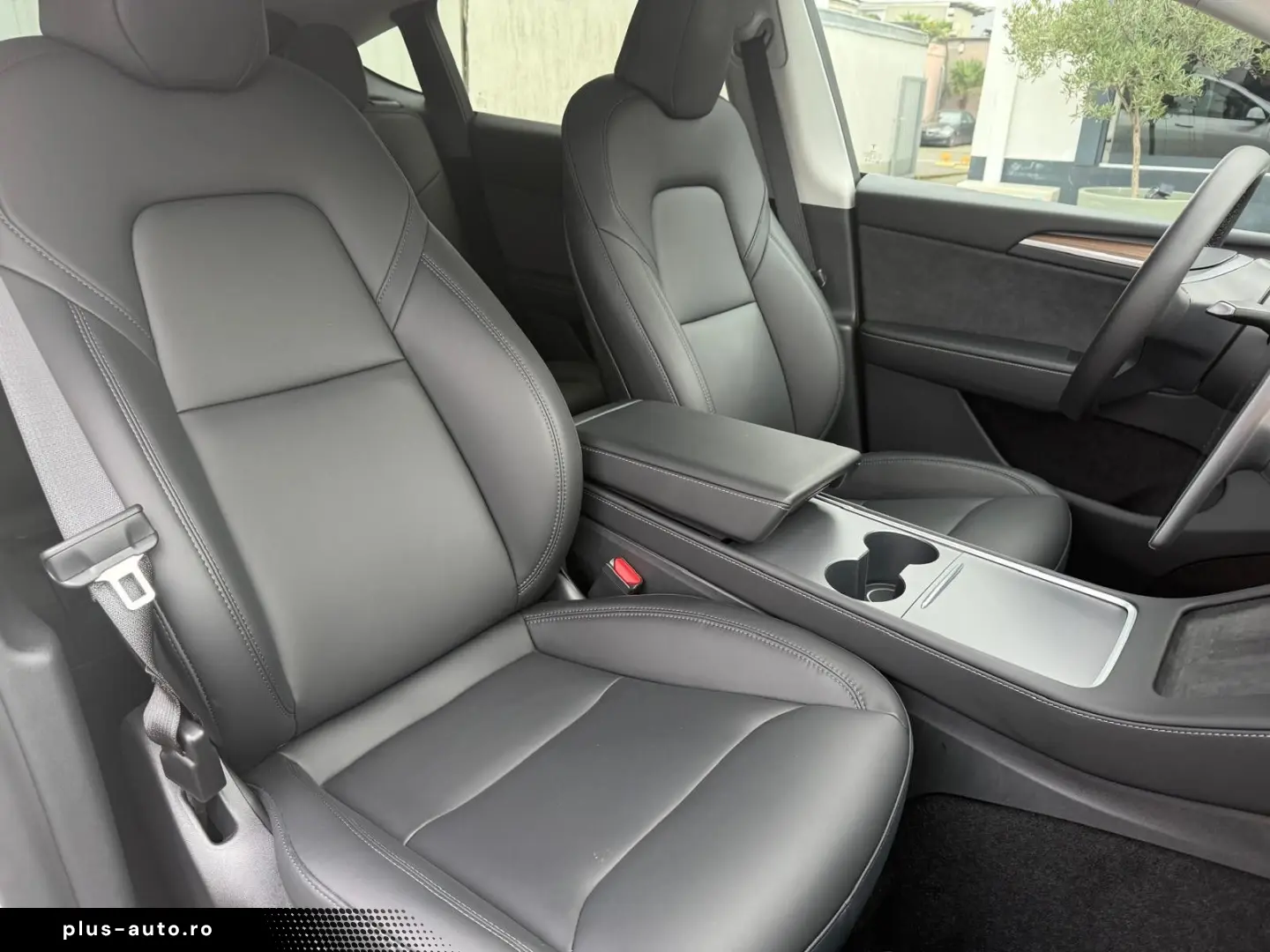 TESLA Model Y Long Range AWD  20