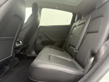 TESLA Model Y Long Range AWD  20
