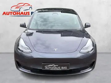 TESLA Model 3 Long Range