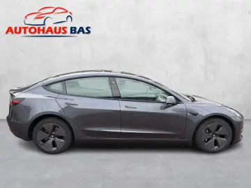 TESLA Model 3 Long Range