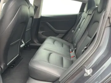 TESLA Model 3 Long Range