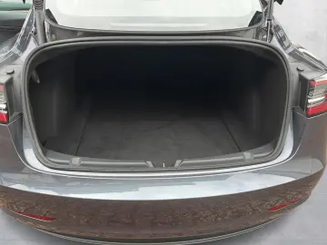TESLA Model 3 Long Range