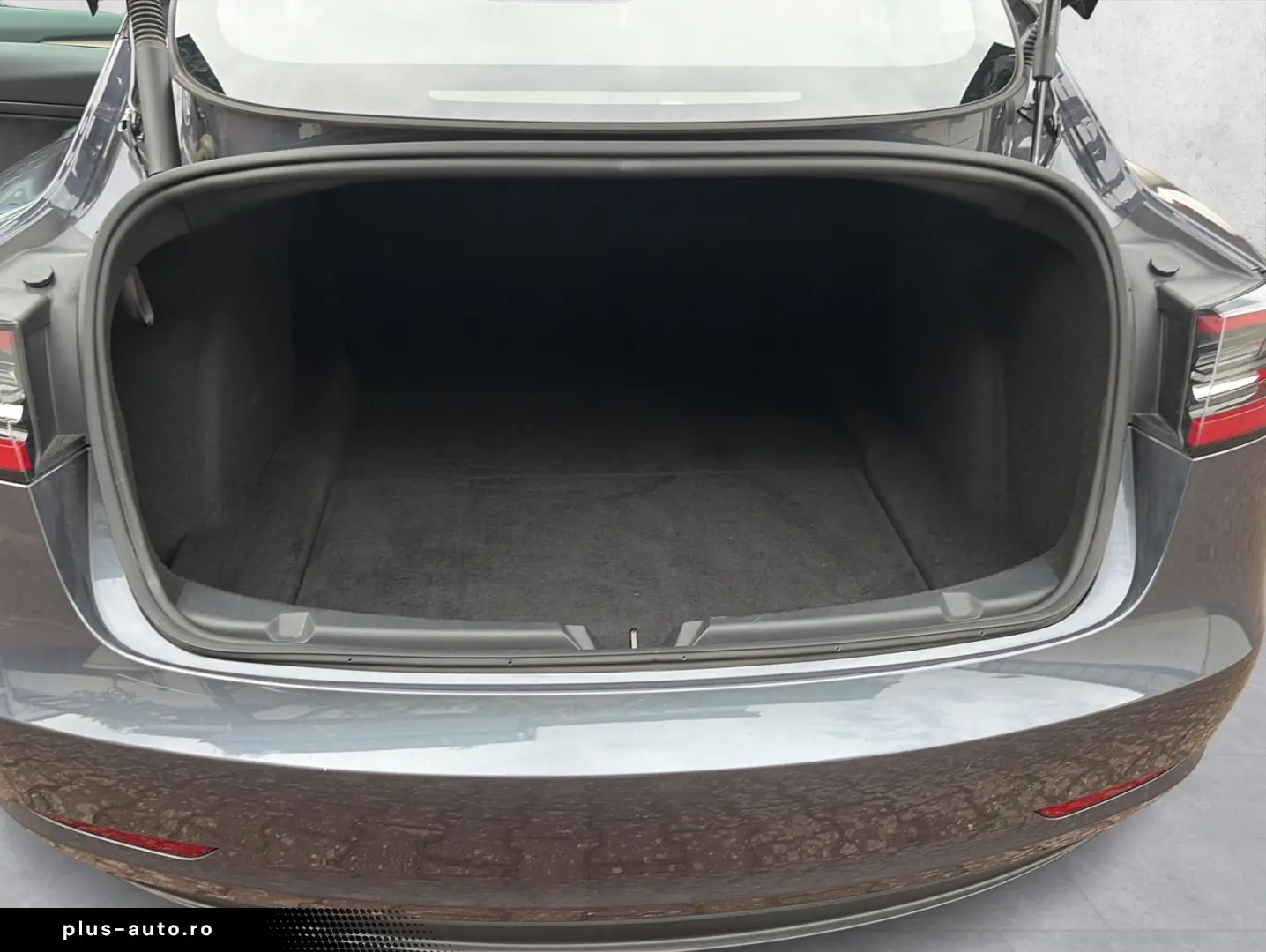 TESLA Model 3 Long Range