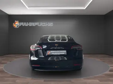 TESLA Model 3 SR  RWD   Wärmepumpe