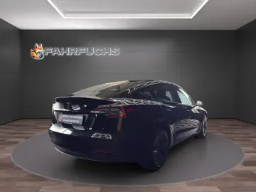 TESLA Model 3 SR  RWD   Wärmepumpe