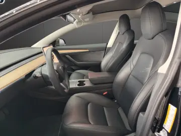 TESLA Model 3 SR  RWD   Wärmepumpe