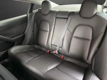 TESLA Model 3 SR  RWD   Wärmepumpe
