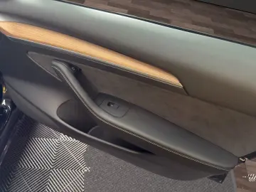 TESLA Model 3 SR  RWD   Wärmepumpe