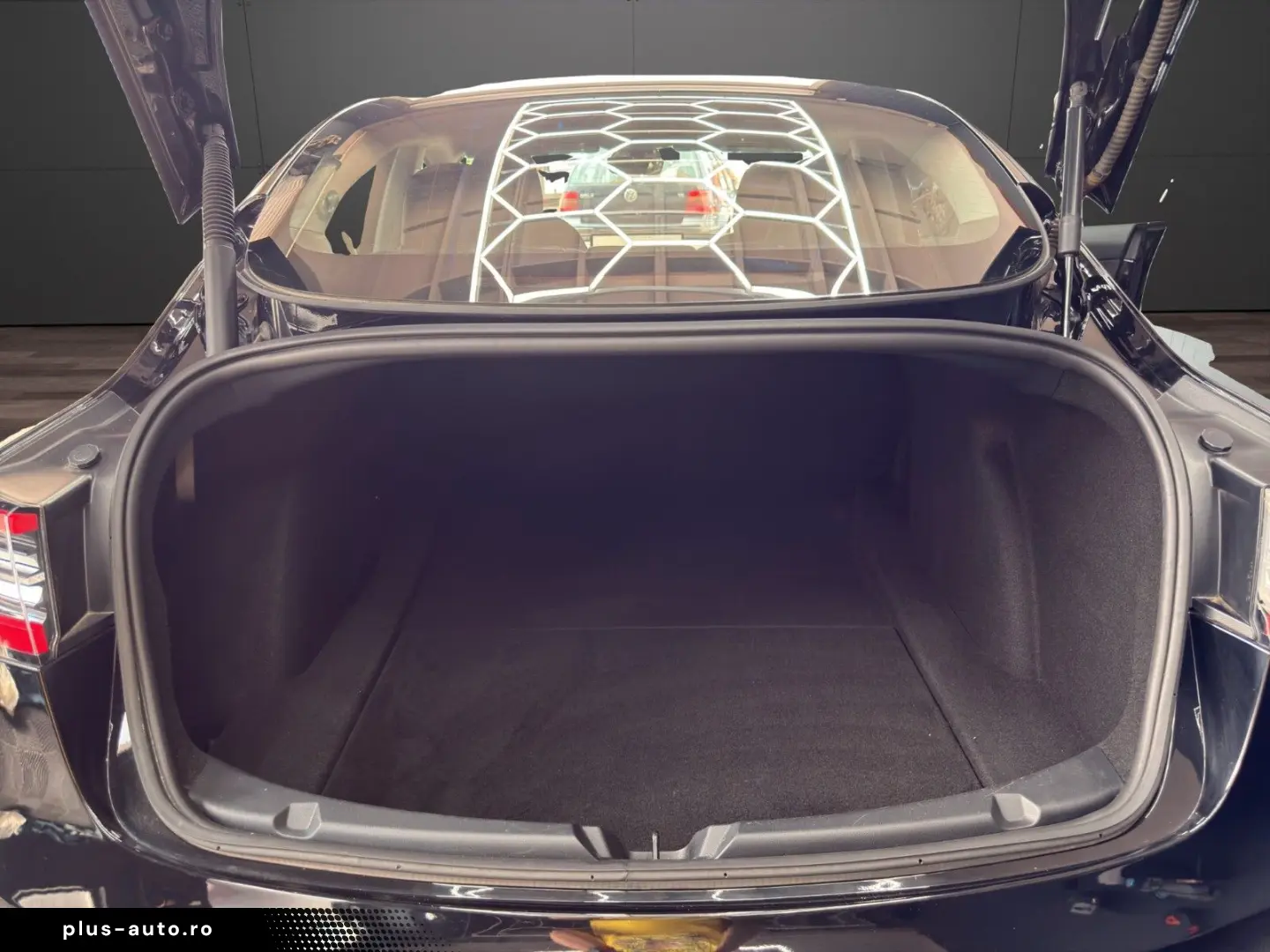 TESLA Model 3 SR  RWD   Wärmepumpe