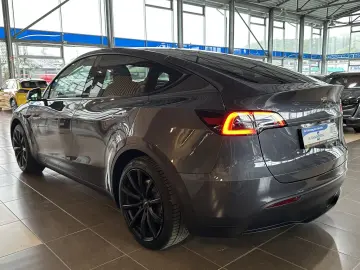 TESLA Model Y Leder Pano R.Cam Wä.pumpe Autopilot 4SHZ