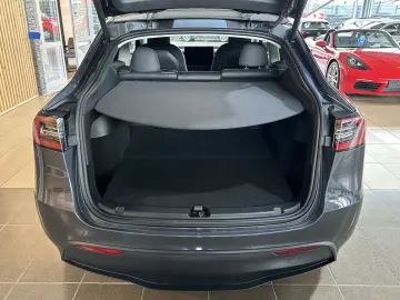 TESLA Model Y Leder Pano R.Cam Wä.pumpe Autopilot 4SHZ