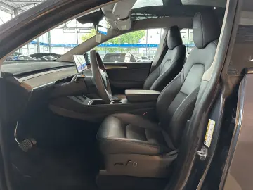 TESLA Model Y Leder Pano R.Cam Wä.pumpe Autopilot 4SHZ