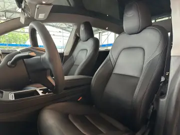 TESLA Model Y Leder Pano R.Cam Wä.pumpe Autopilot 4SHZ