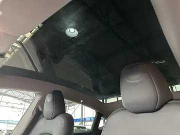 TESLA Model Y Leder Pano R.Cam Wä.pumpe Autopilot 4SHZ
