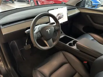 TESLA Model Y Leder Pano R.Cam Wä.pumpe Autopilot 4SHZ