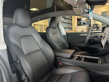 TESLA Model Y Leder Pano R.Cam Wä.pumpe Autopilot 4SHZ