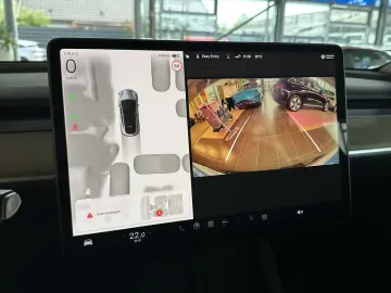 TESLA Model Y Leder Pano R.Cam Wä.pumpe Autopilot 4SHZ