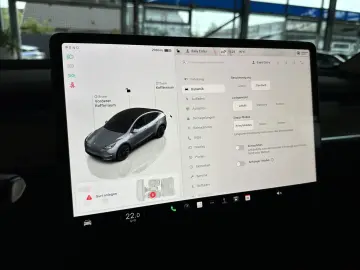 TESLA Model Y Leder Pano R.Cam Wä.pumpe Autopilot 4SHZ