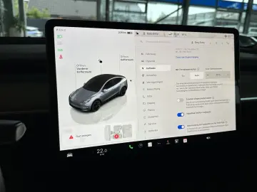 TESLA Model Y Leder Pano R.Cam Wä.pumpe Autopilot 4SHZ